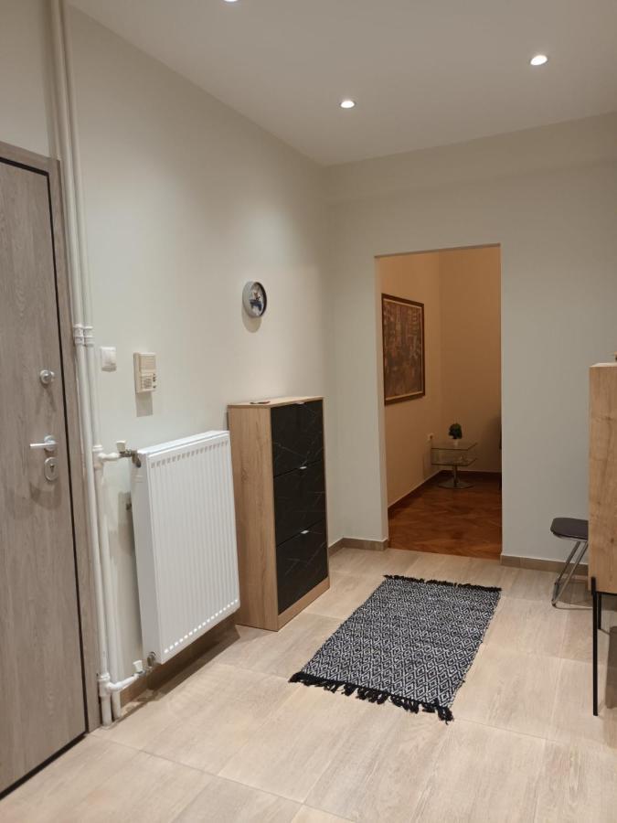 Valtameri Athens Luaran gambar